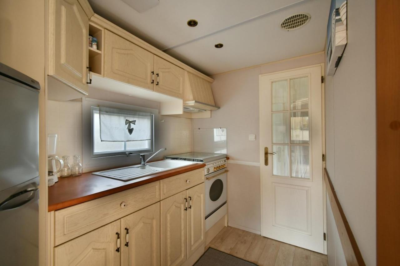 Mobil'Home Climatise Terrain Prive Proche Du Zoo De La Palmyre Ле Мат Екстериор снимка