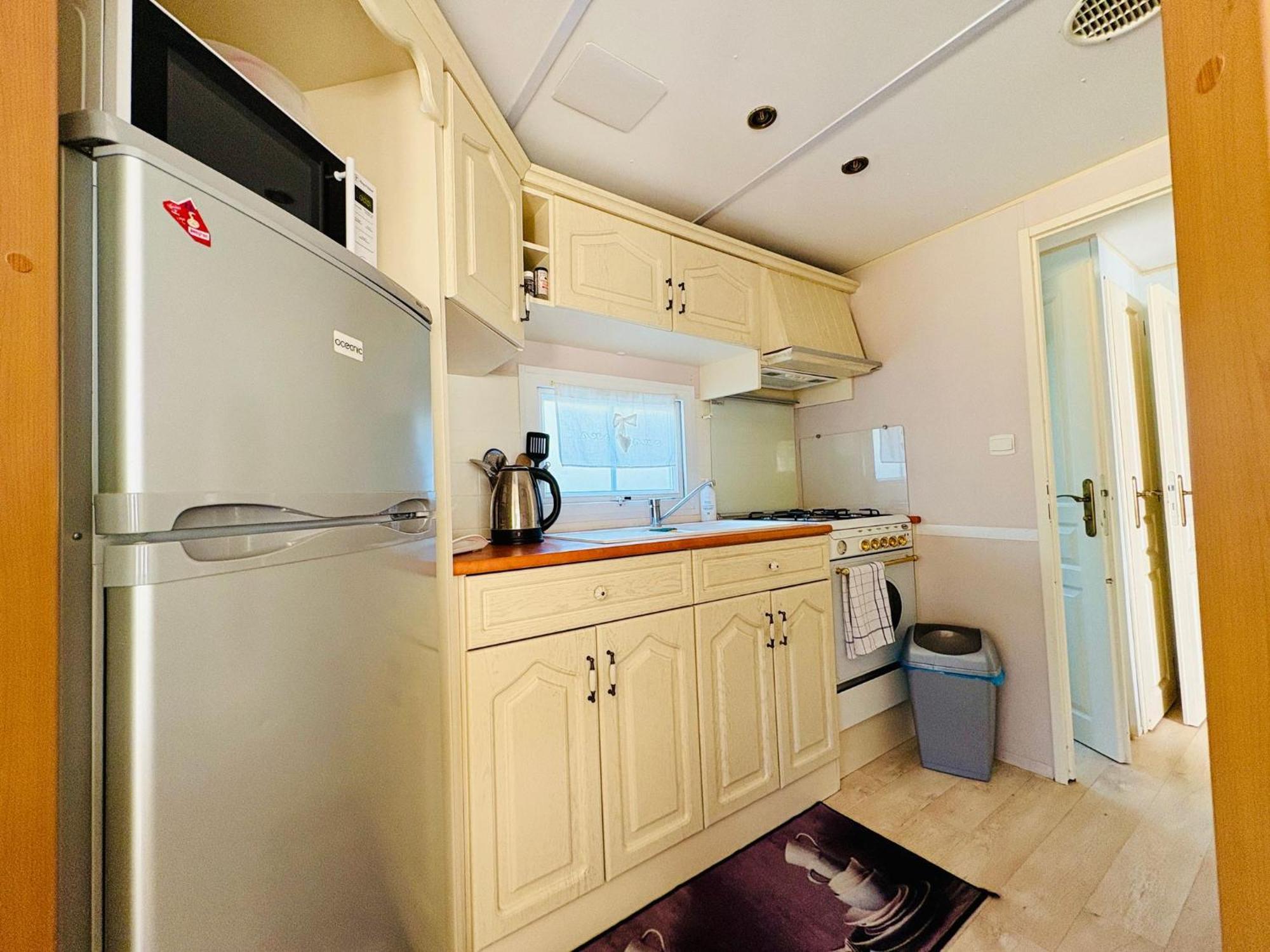 Mobil'Home Climatise Terrain Prive Proche Du Zoo De La Palmyre Ле Мат Екстериор снимка